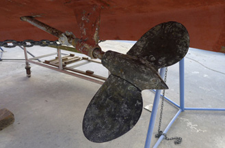 Galvanic corrosion on a propeller and shaft